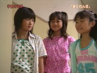 「こたえてちょーだい」2005年8月9日放送より。左が村田つぐみ、右が日高里菜